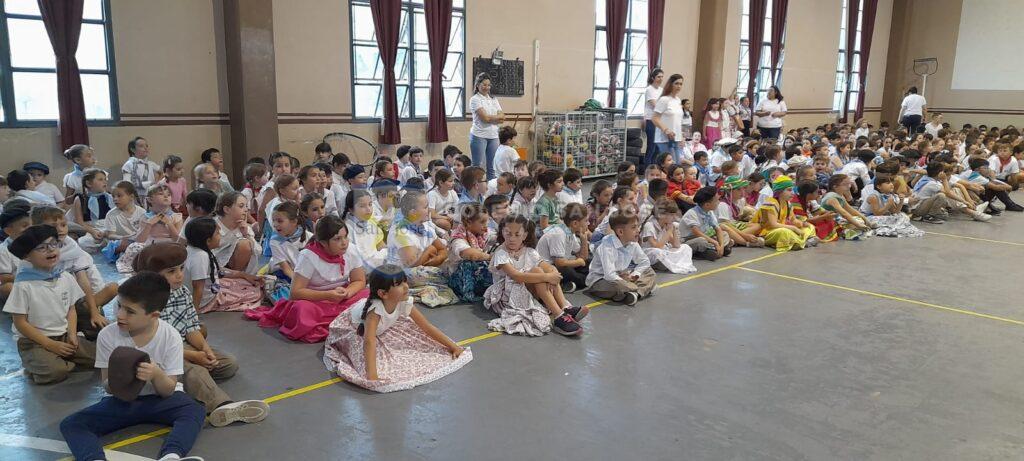 Conocer nuestras tradiciones es aprender a querer nuestro país.